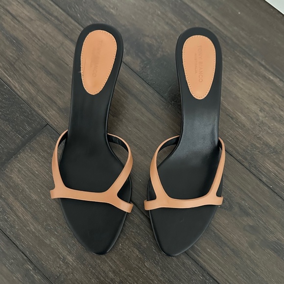 TONY BIANCO Chic Best-Selling Black Brown Daisy Sandal Sz 9 NIB $170!! - Picture 4 of 4